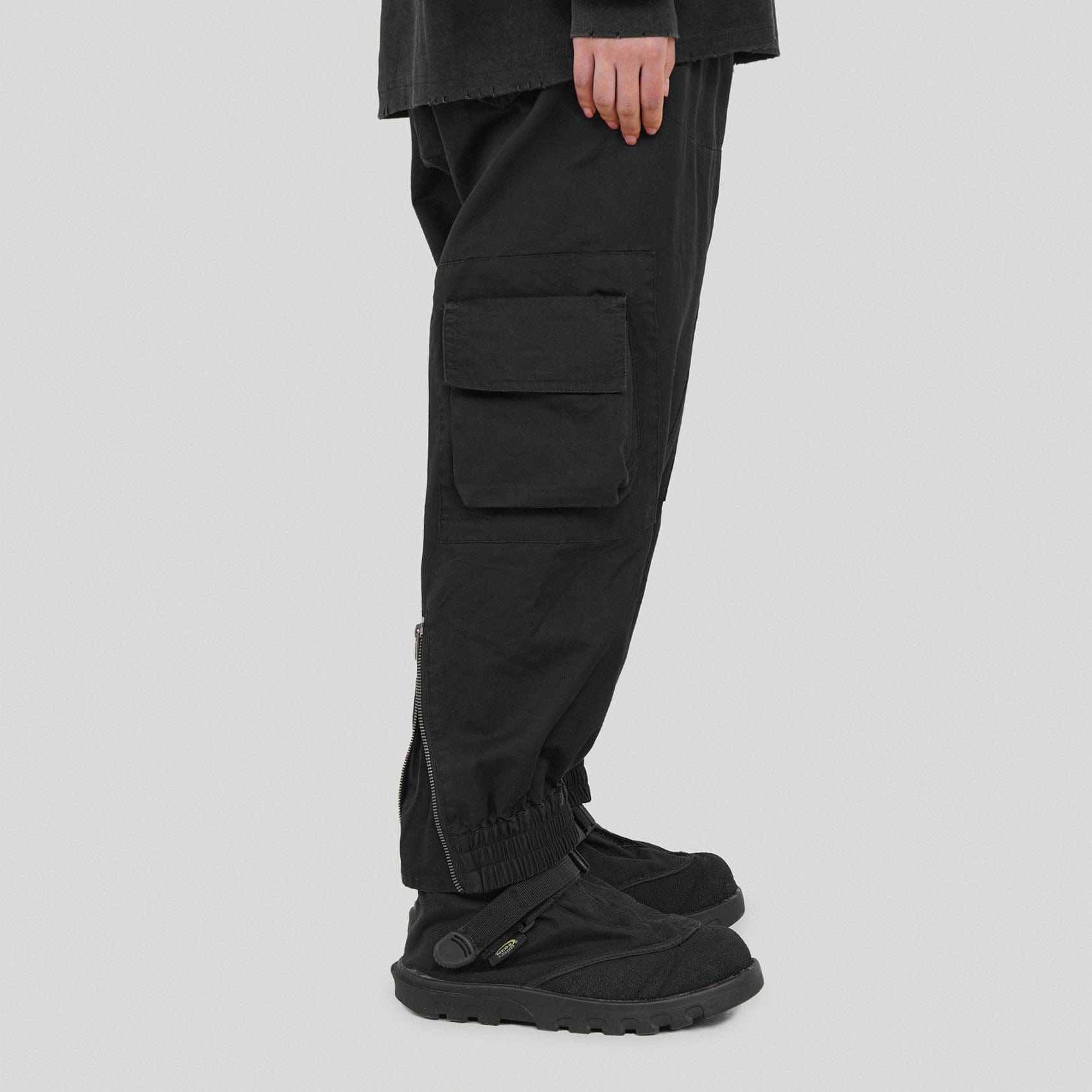 Back Zipped Jogger