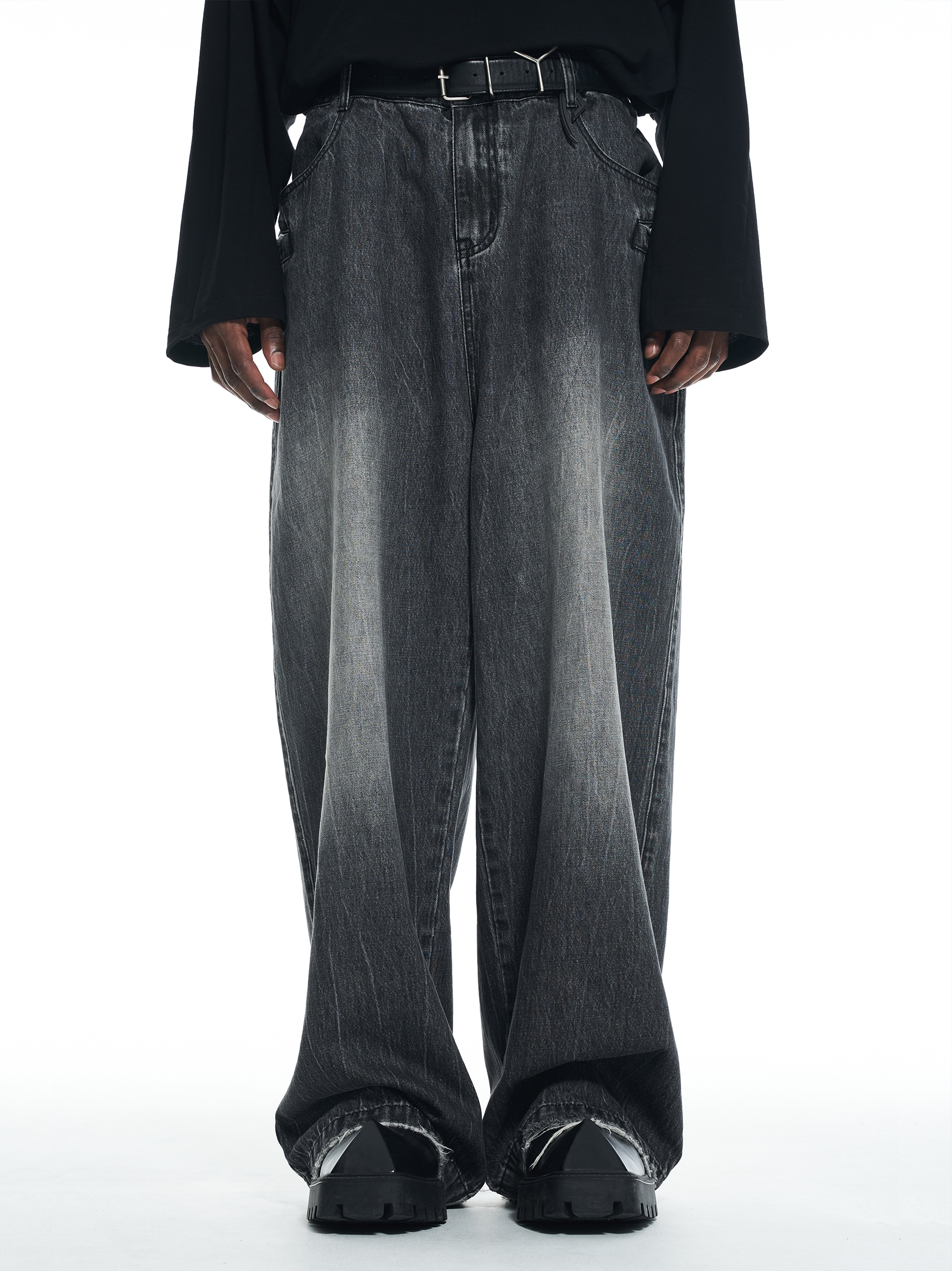 Oversized Washed Jeans