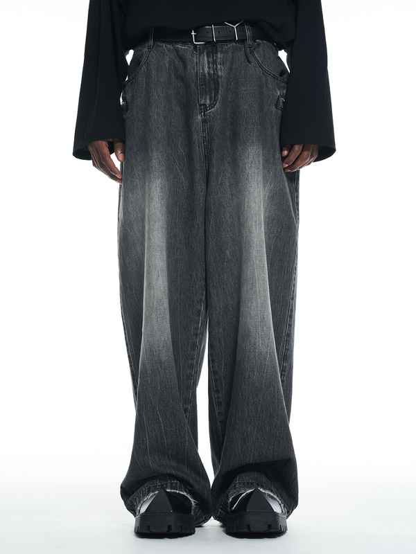 Oversized Washed Jeans