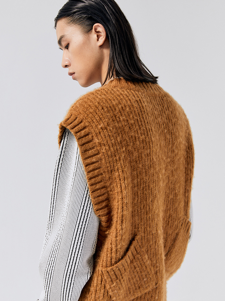 Korean Fuzzy Vest